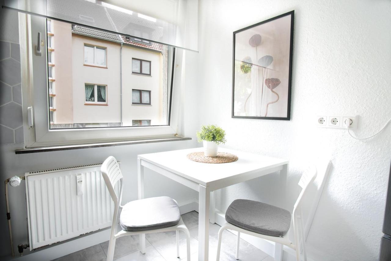 Homefy Bright And Cozy Holiday Apartment - Washer & Dryer - Free Parking Essen Exterior photo